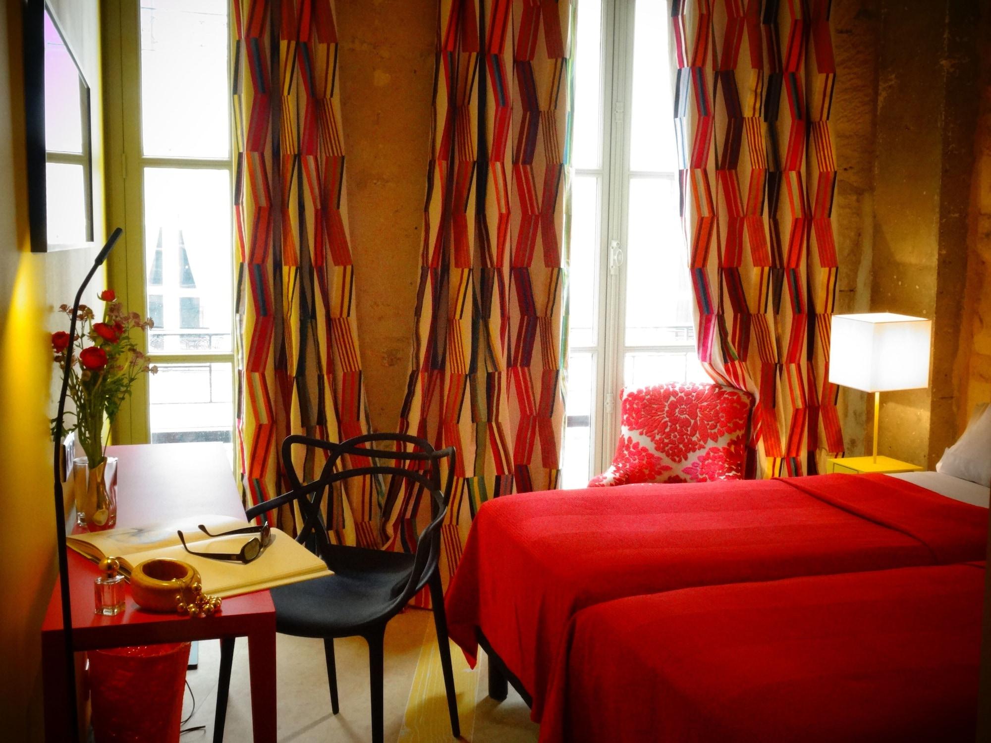 Hotel De Conti 3*