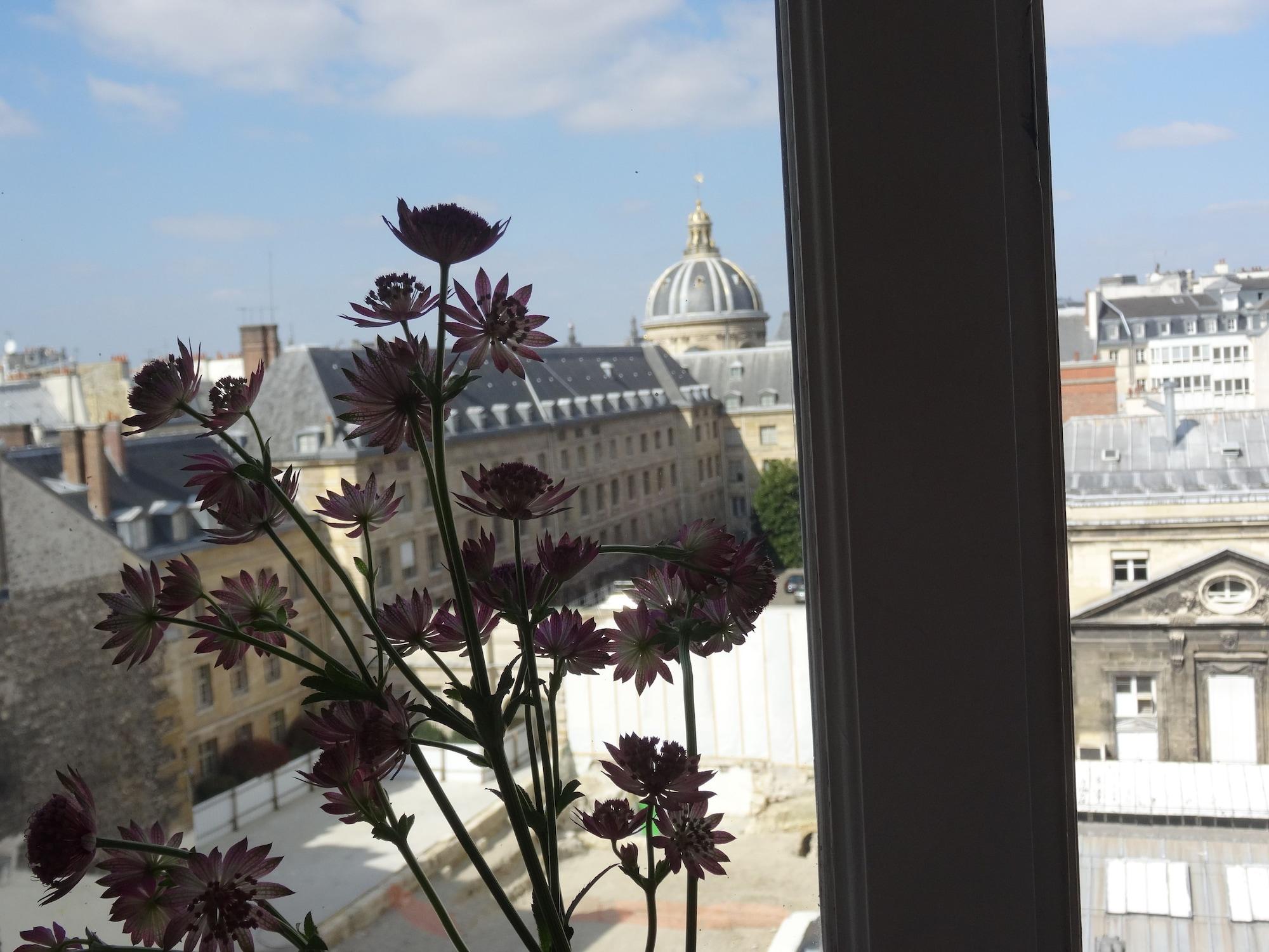Hotel De Conti 3*
