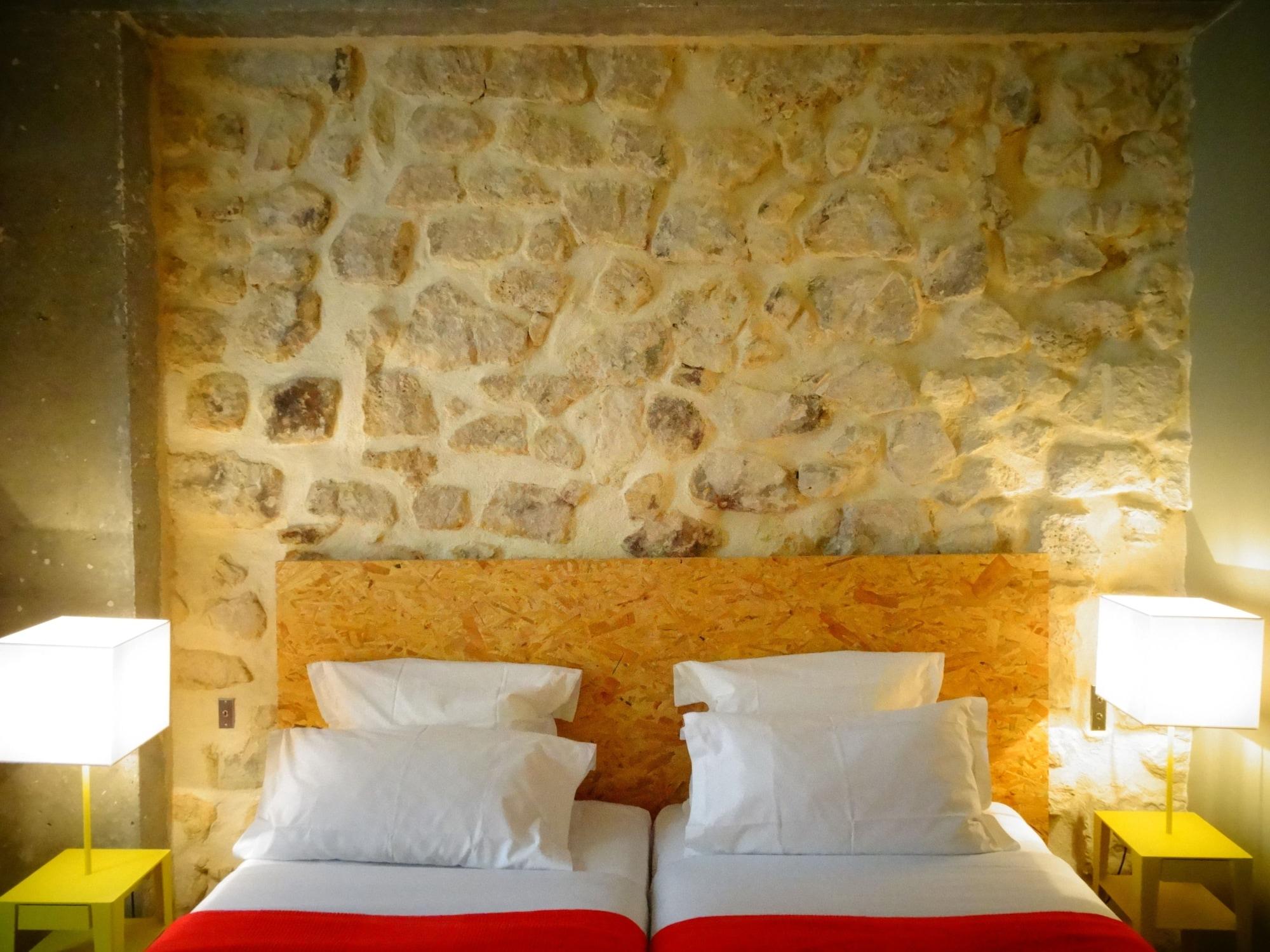 Hotel De Conti 3*