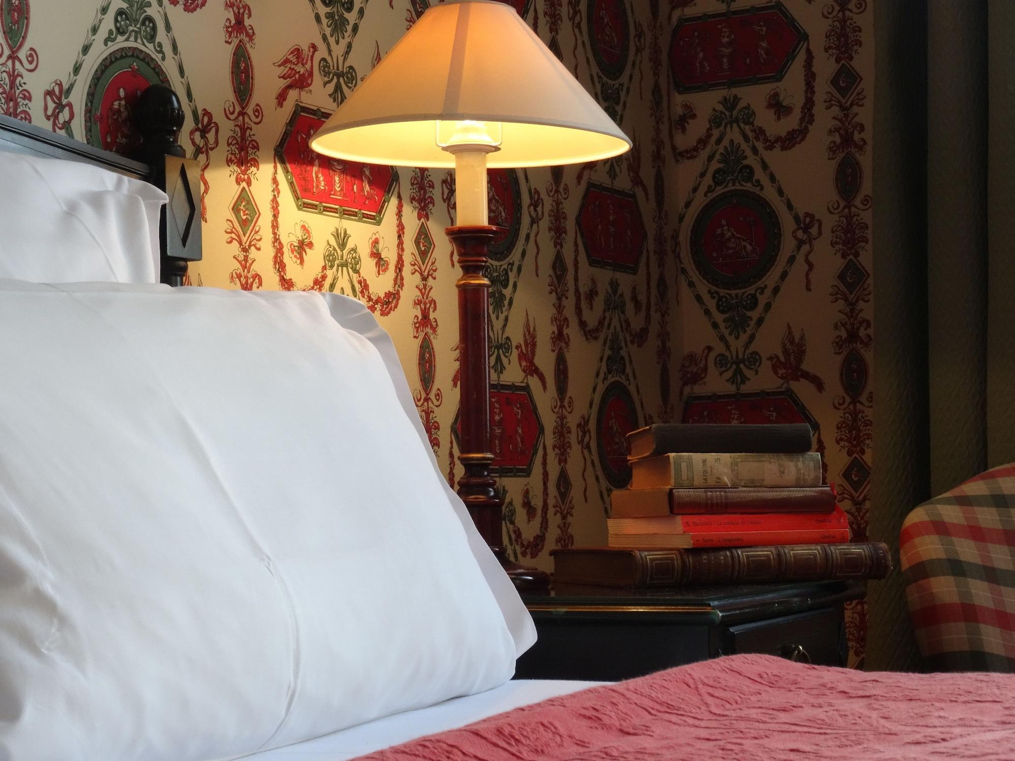Hotel De Conti 3*