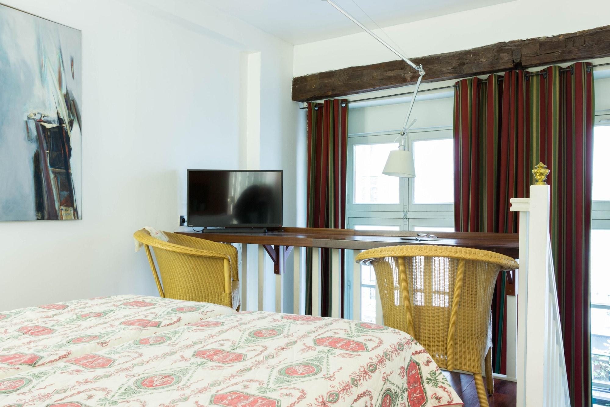 Hotel De Conti 3*